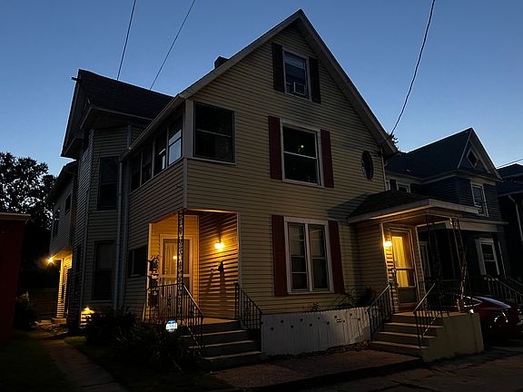 2nd image of 724-26 Liberty St #D