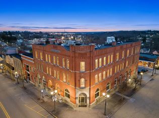 102 E Main St #201, Saint Clairsville, OH 43950