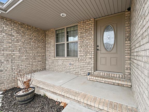5th image of 1403 N Farmington Drive