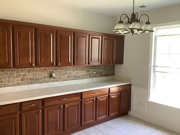 5th image of 13636 Wilshire Ct