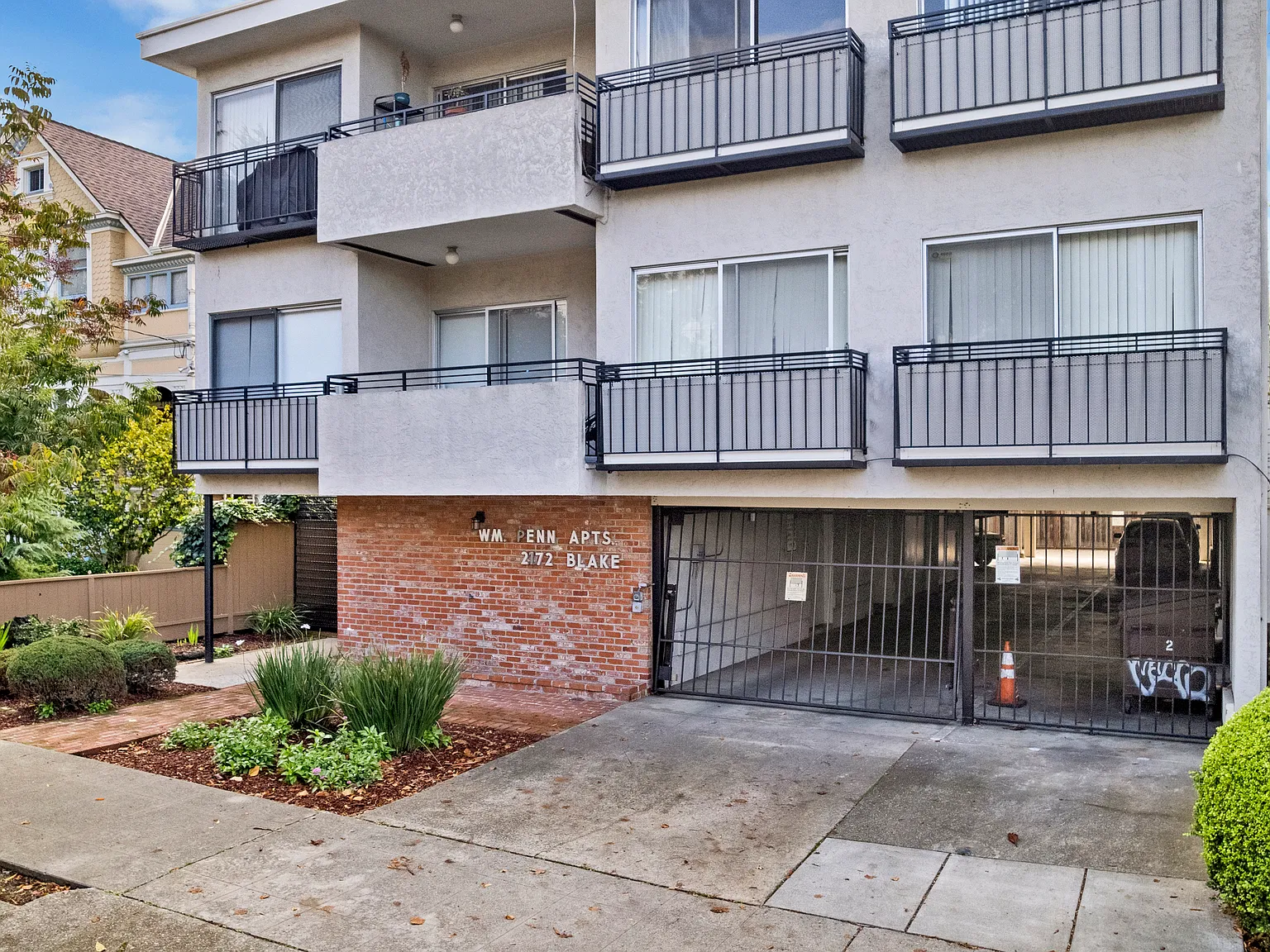 2172 Blake St — Photo 3
