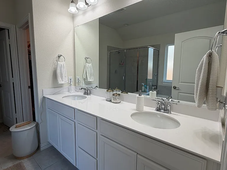 2504 Melrose Dr — Photo 25