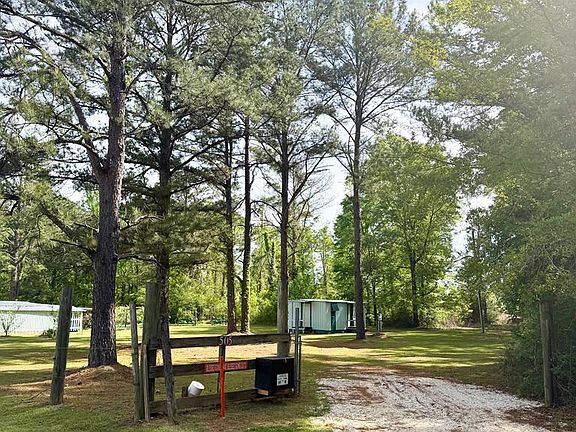 2nd image of 505 Horseshoe Rd
