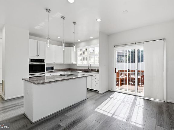 3rd image of 1209 Minnesota Way