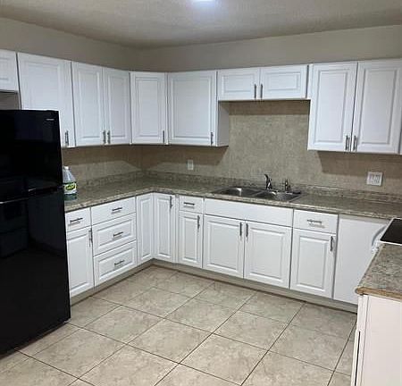 5th image of 626 W Mango St #B