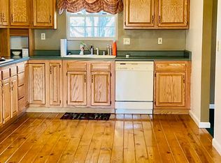 261 G V Hale Ave, Russell Springs, KY 42642