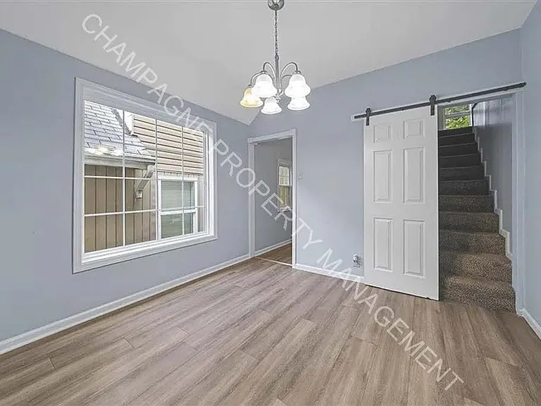 2454 Cypress Ave — Photo 6