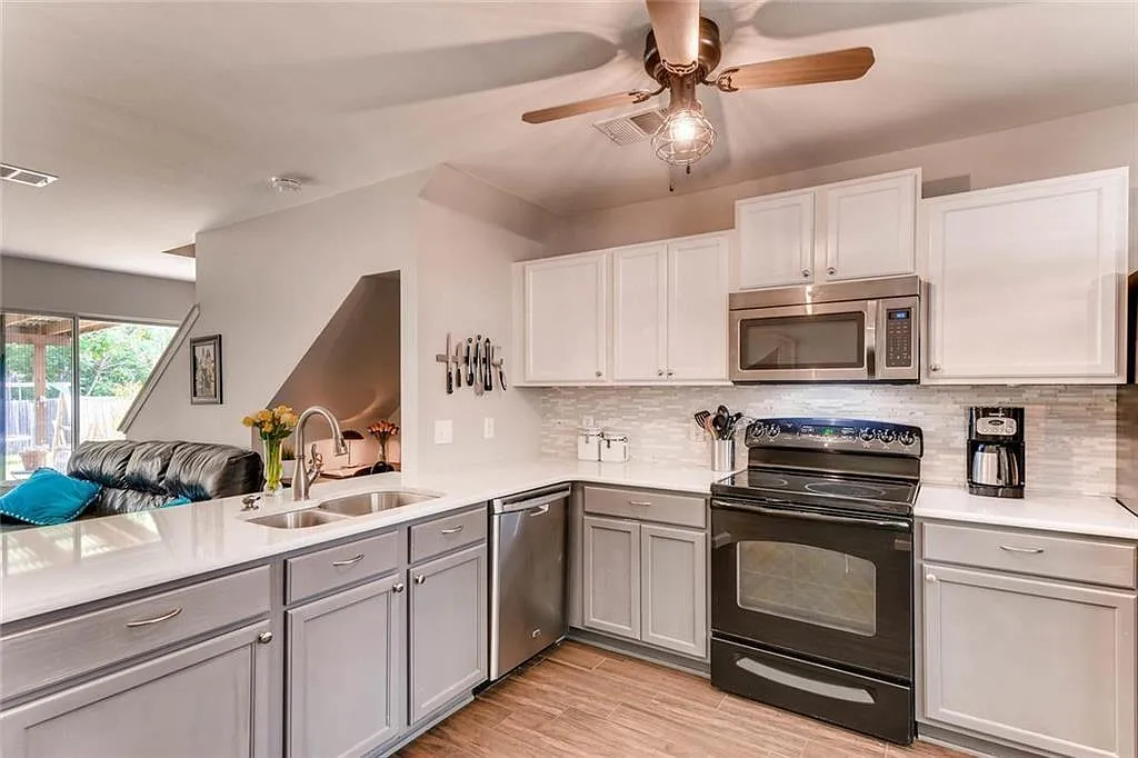 3 bed, 2.0 bath, 1412 sqft, $2,250 — Photo 4