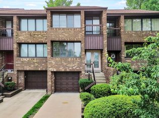 876 Fairways Dr, Oakmont, PA 15139