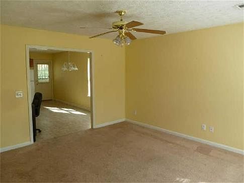 4th image of 1563 Center Pointe Dr