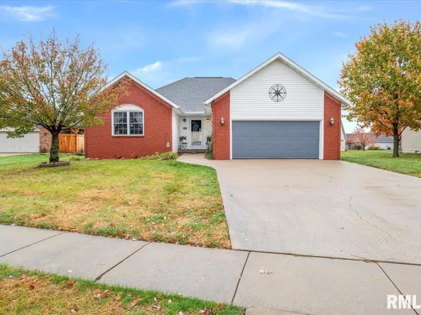 1355 Wyndmoor Dr, Rochester, IL 62563