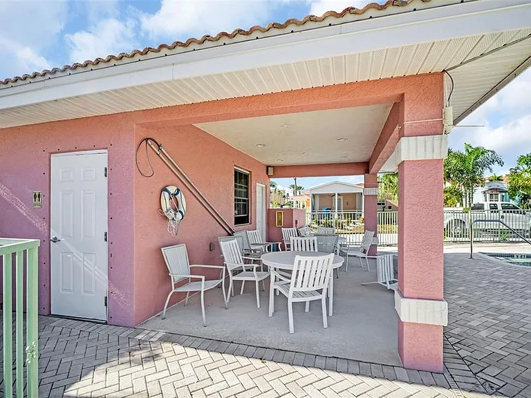 16613 Gulf Blvd — Photo 39