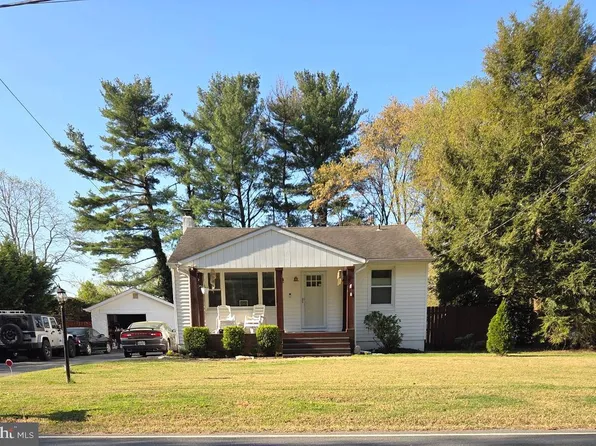 2743 Bayside Beach Rd, Pasadena, MD 21122