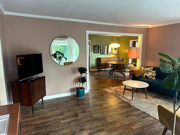 2nd image of 5138 Buena Vista Pike