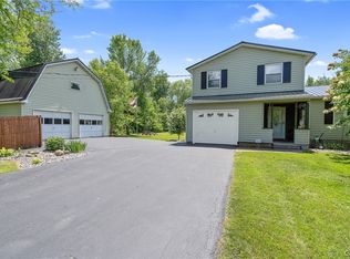 79 Hoyt Rd, Pennellville, NY 13132