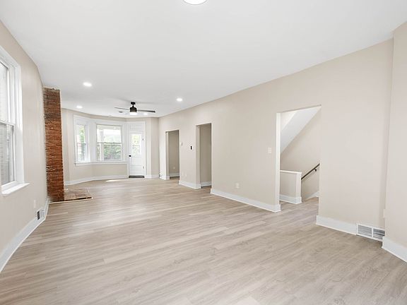 3rd image of 313 Kambach St Floor 2