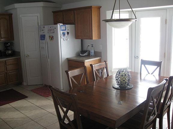 4th image of 75 Tamarak Ave