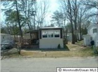 4 Chipmunk Ct, Whiting, NJ 08759