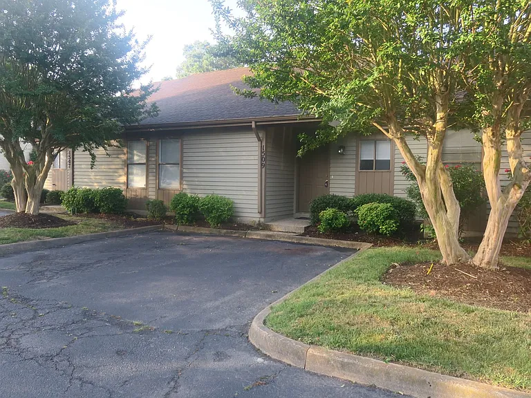1509 Colonnade Dr — Photo 1