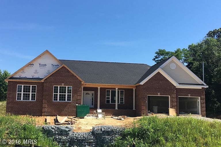 2nd image of 153 Cork Pl