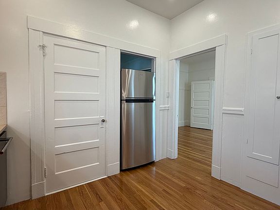 4th image of 1252 Union St