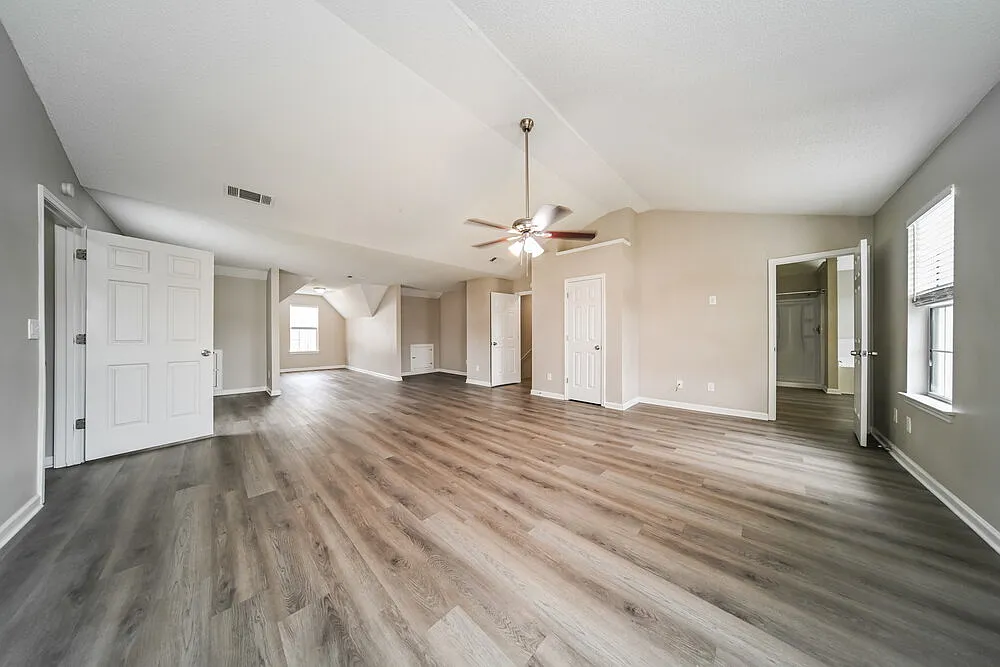4 bed, 2.5 bath, 3031 sqft, $2,525 — Photo 4