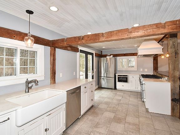 4th image of 281 Mill Valley Rd