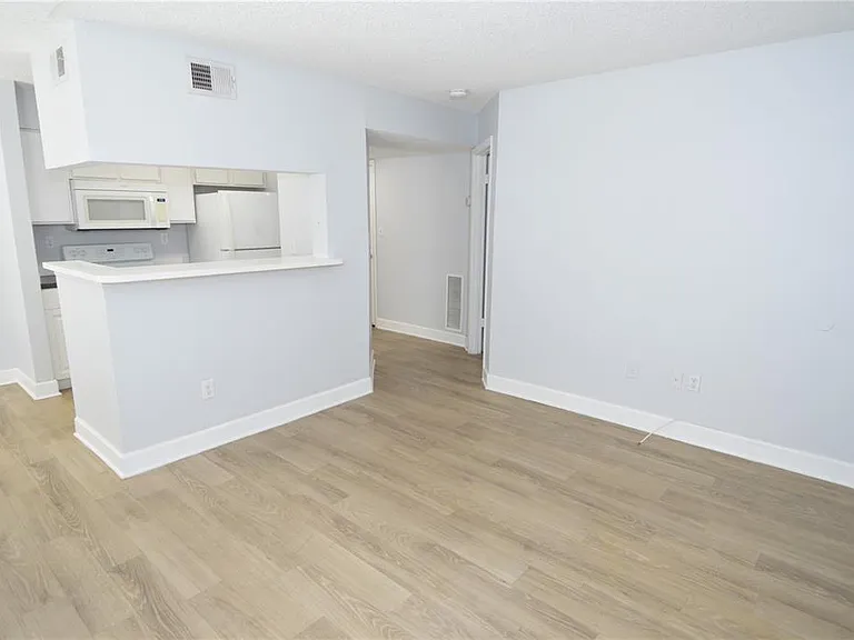 8758 Mallard Reserve Dr #101 — Photo 5