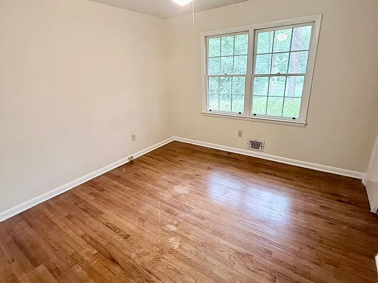 245 Milledge Hts — Photo 9