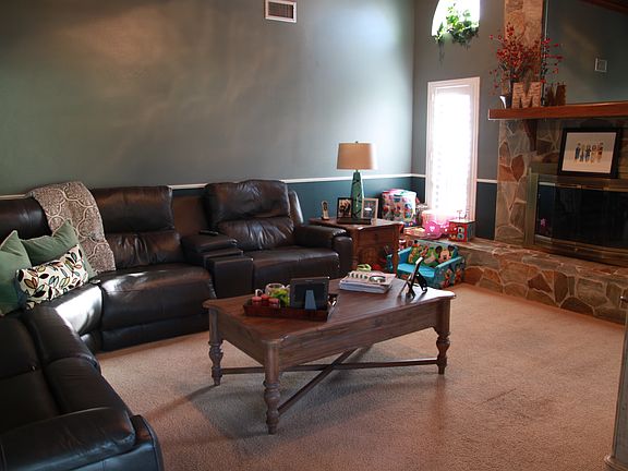 3rd image of 3557 Hurlbut Cir