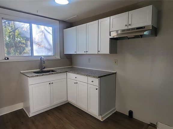4th image of 2448 Nill Ave
