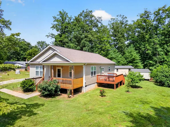 1125 Belue Mill Rd, Landrum, SC 29356