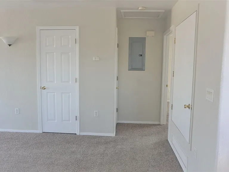 4410 Buena Loma Way #D — Photo 12