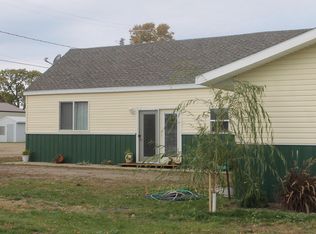77 N Main St, Waubay, SD 57273