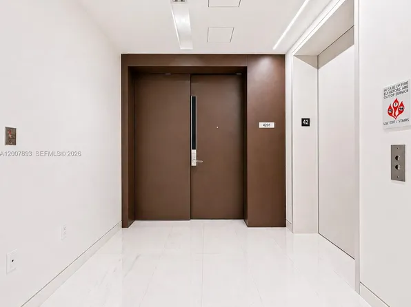 300 Biscayne Boulevard Way, Miami, FL