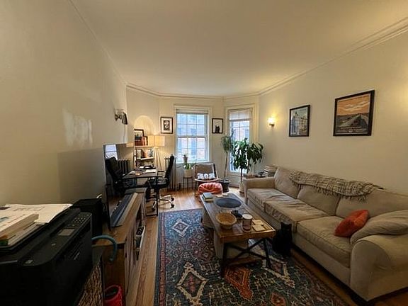 2nd image of 4721 N Winchester Ave APT 2B