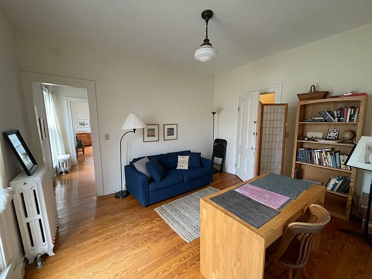 102 1st St #4 — Photo 8