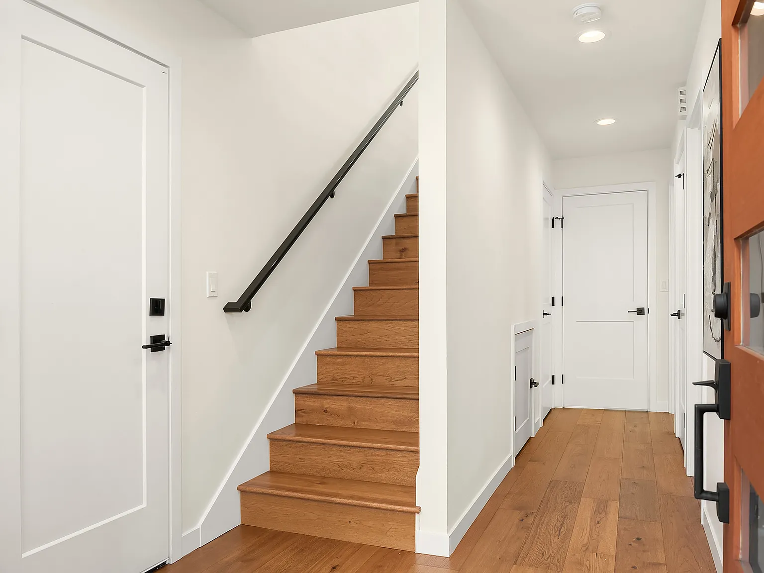 2 bed, 1082 sqft, $3,850 — Photo 4