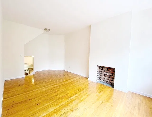 535 Third Avenue — Photo 2