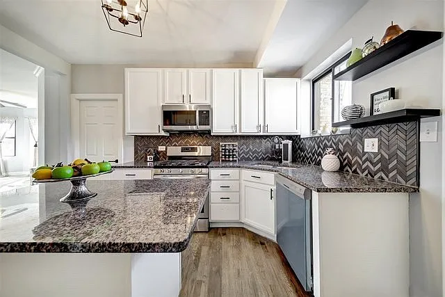 6254 N Bell Ave — Photo 2