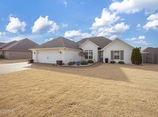 13 Bedford Farms Dr, Jackson, TN 38305