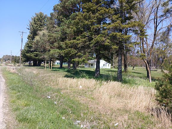 3rd image of 76 N Meyers Rd