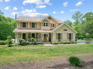 40A Cross Rd, Waterford, CT 06385