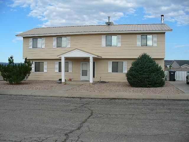 1st image of 1700 Los Pinos Dr