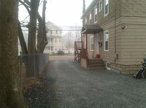 2nd image of 302 S Main St APT 4