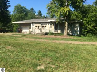 4360 School Rd, Rhodes, MI 48652