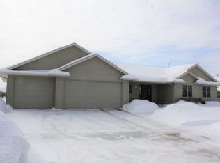 806 Winchester Ln, Holmen, WI 54636