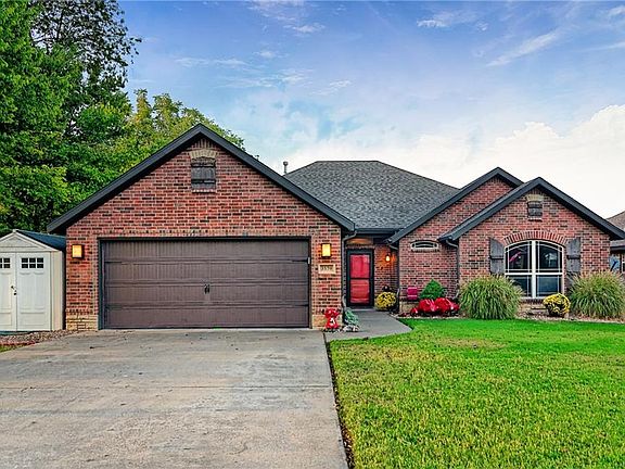 2nd image of 3570 W Lonoke Dr