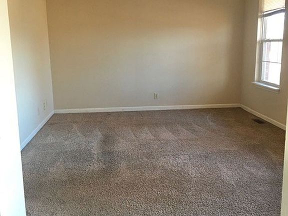 4th image of 924 Lindsey Dr