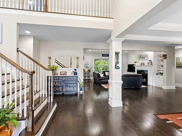 202 Tallow Tree Ct — Photo 5